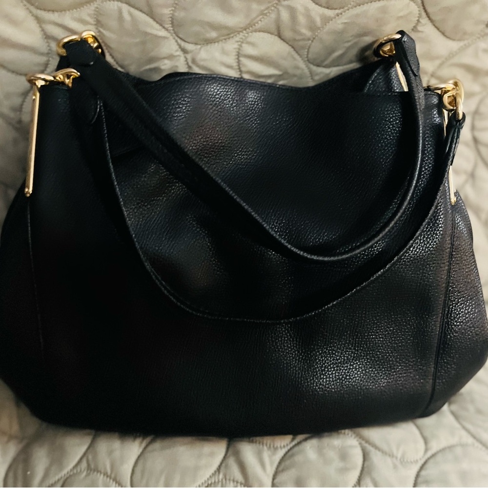 Chic Black Leather Shoulder Bag